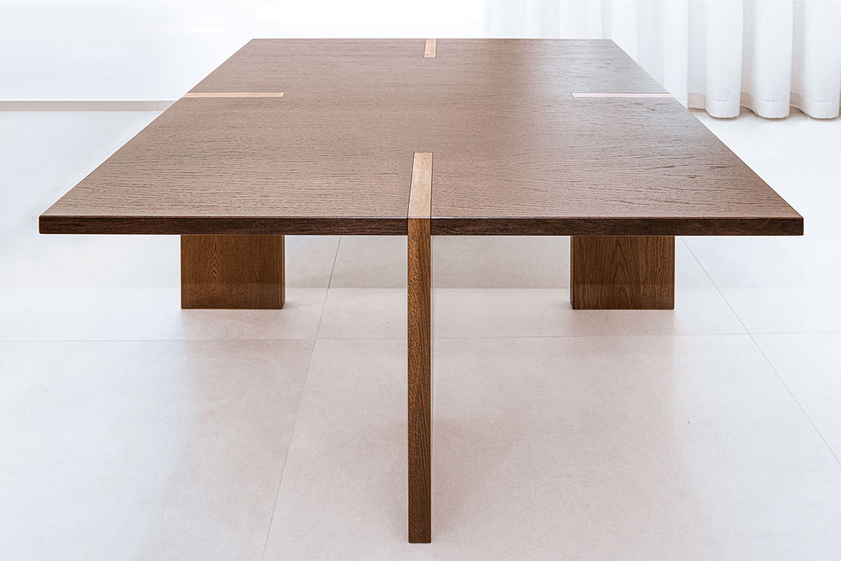 Tavolo quadrato in legno