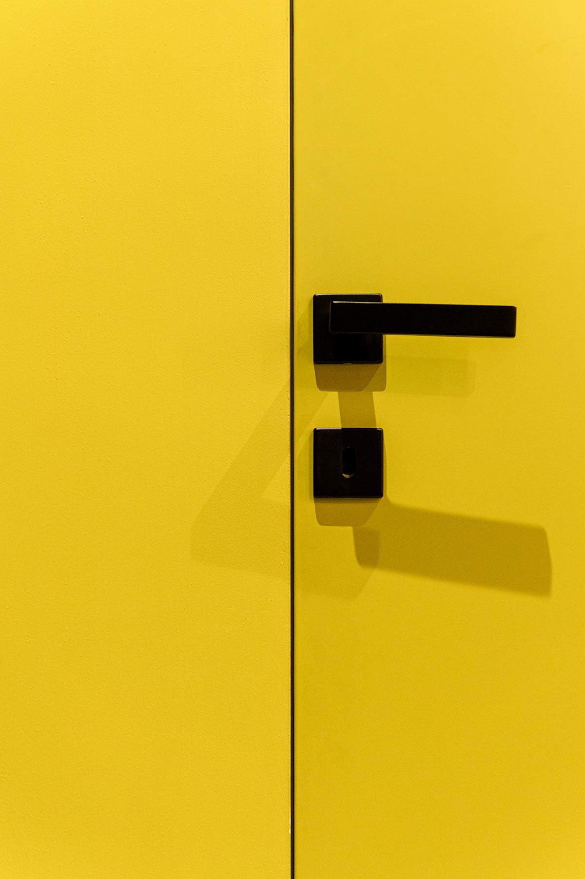 Dettaglio porta gialla